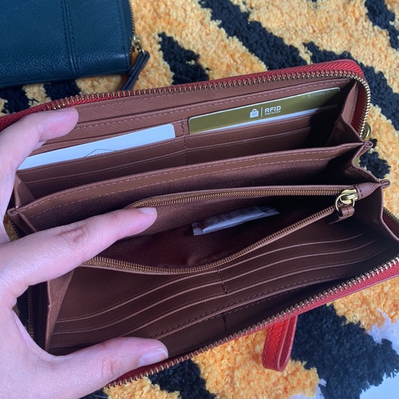 Fossil leather wallet bundle -PLEASE READ DESCRIPTION - Picture 7 of 11